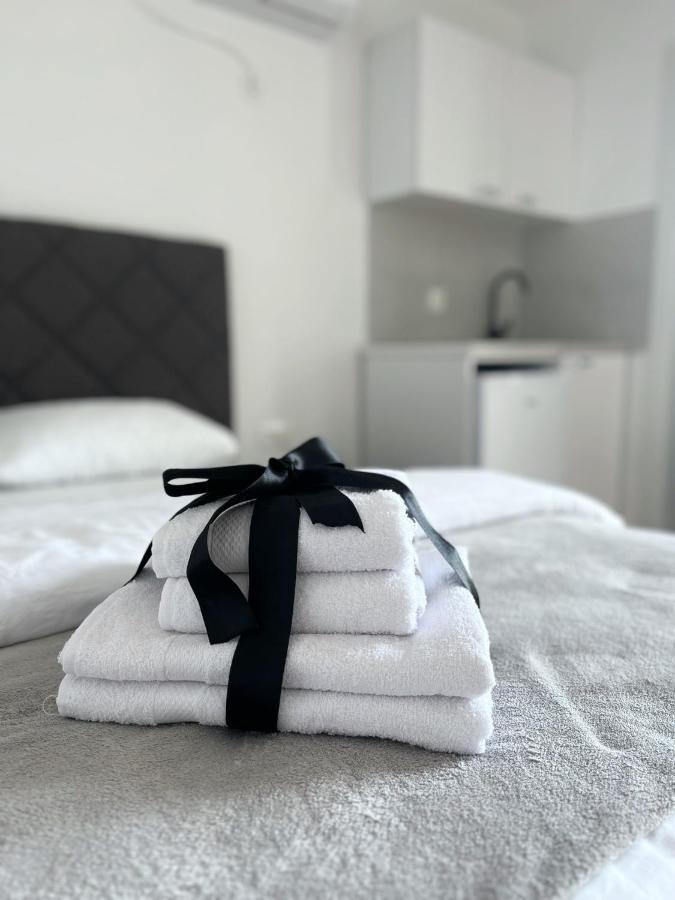 Lana Apartmani Bar Bagian luar foto