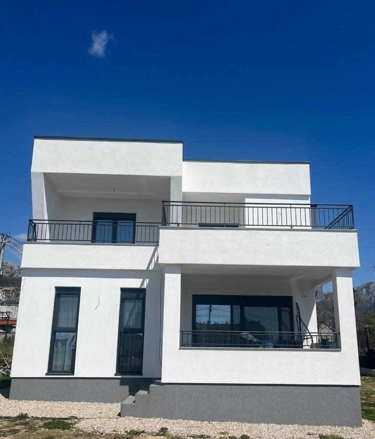 Lana Apartmani Bar Bagian luar foto