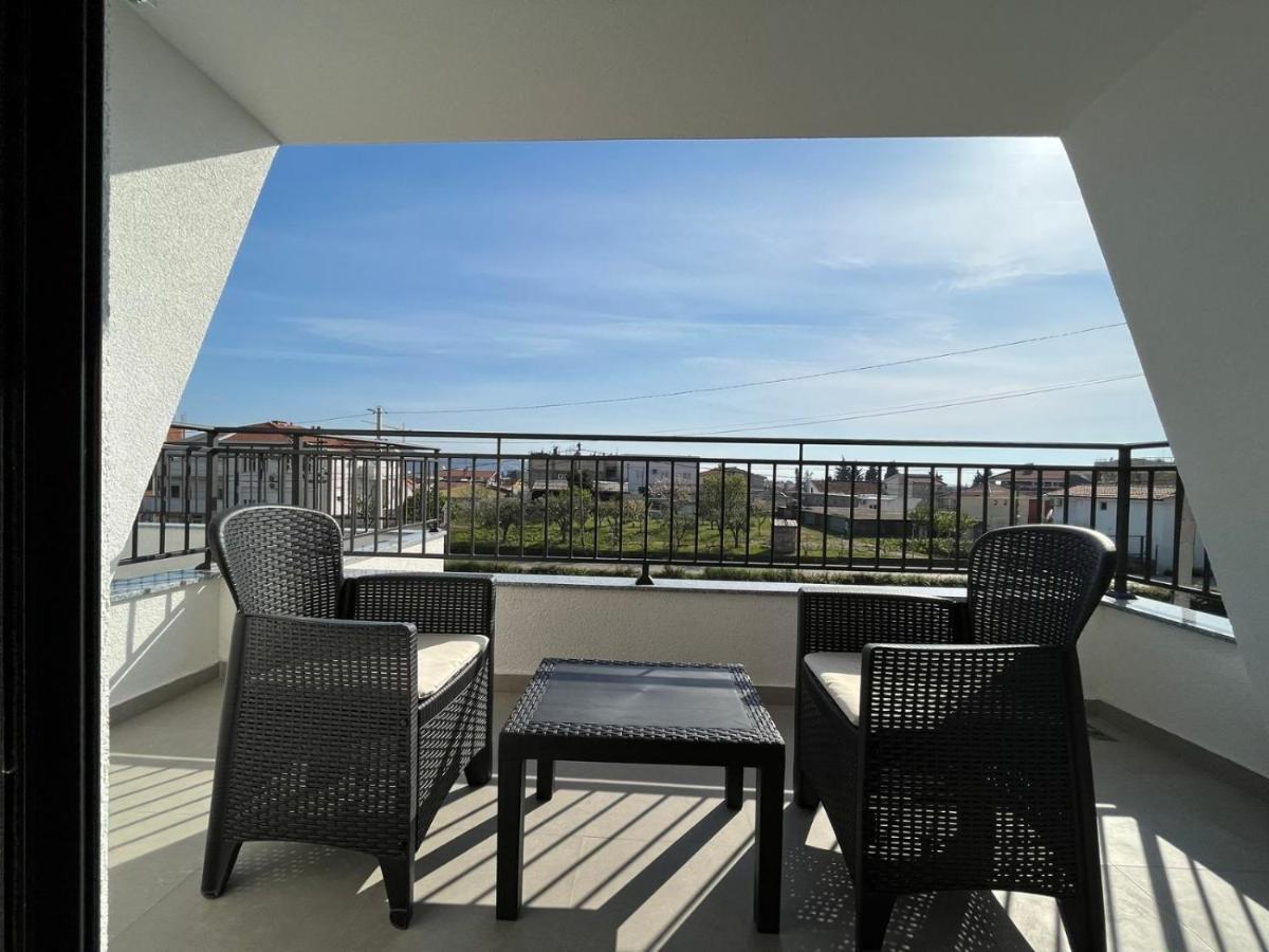 Lana Apartmani Bar Bagian luar foto