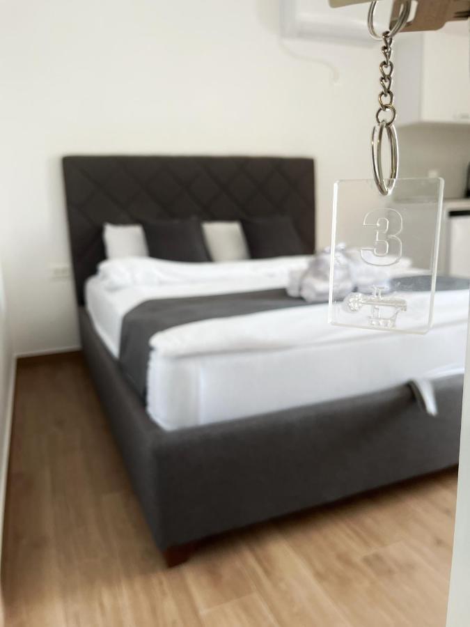Lana Apartmani Bar Bagian luar foto