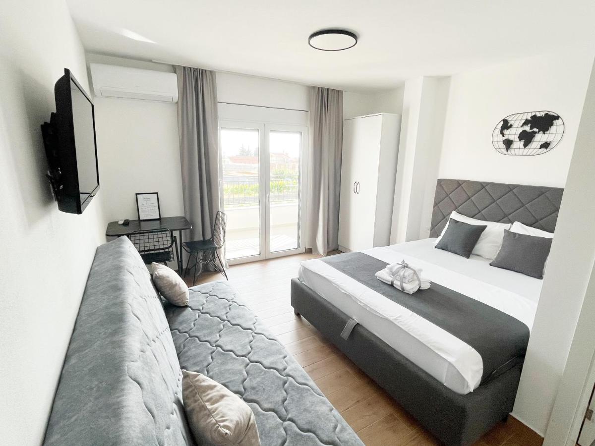 Lana Apartmani Bar Bagian luar foto