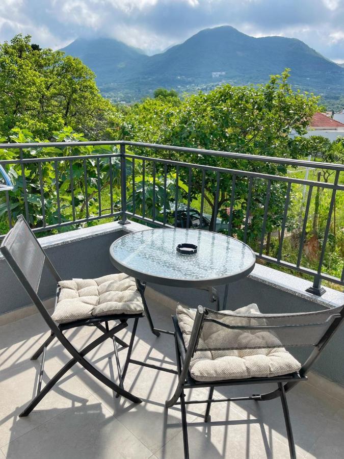 Lana Apartmani Bar Bagian luar foto