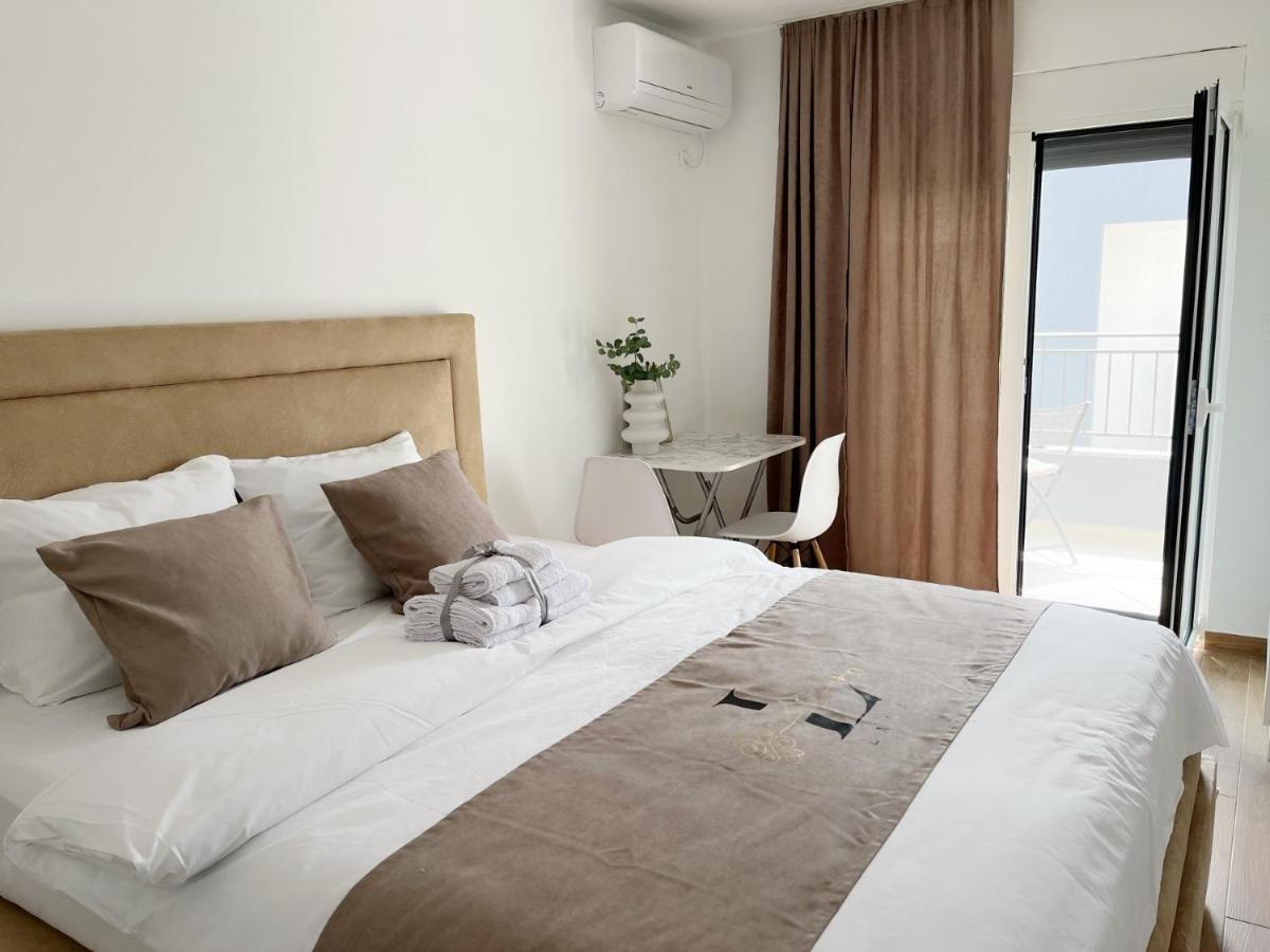 Lana Apartmani Bar Bagian luar foto