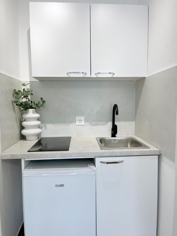 Lana Apartmani Bar Bagian luar foto
