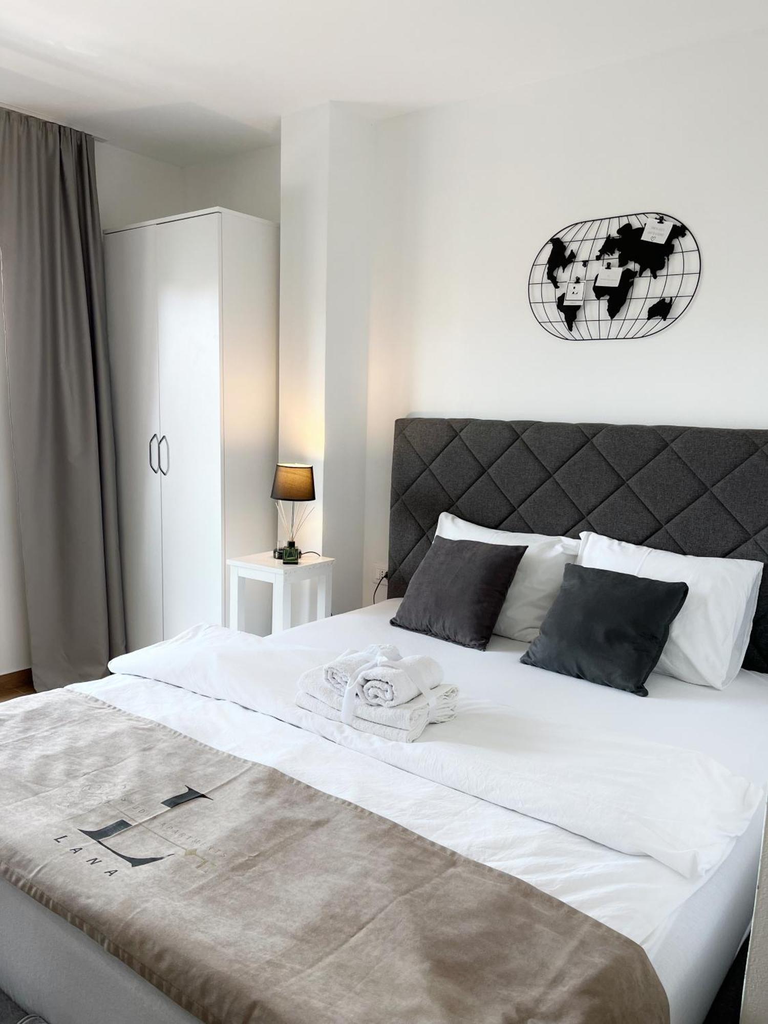 Lana Apartmani Bar Bagian luar foto